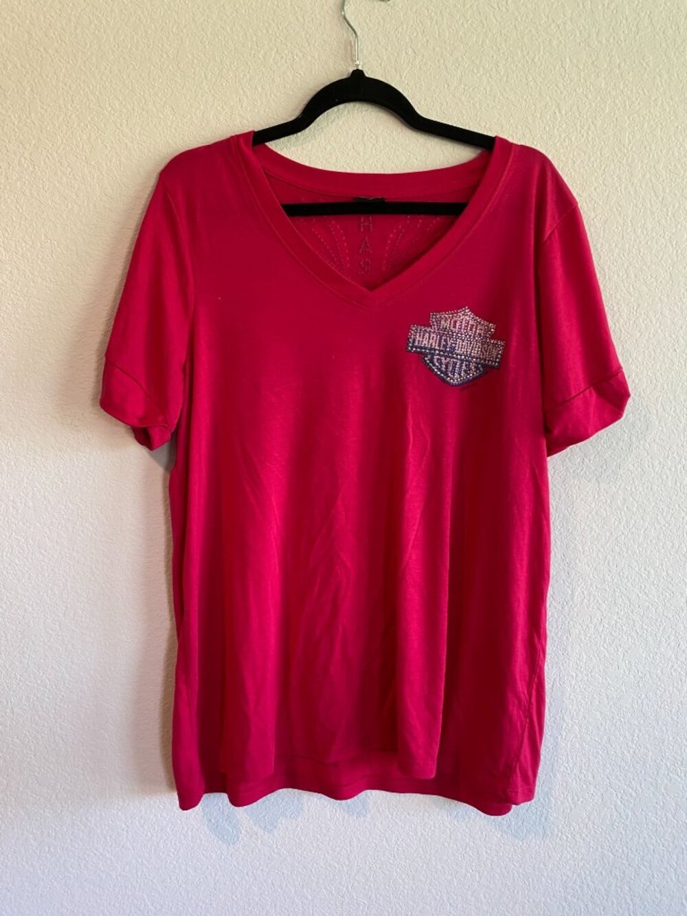 Harley-Davidson Womens Pink Winged Logo Rhinestone V-Neck T-Shirt